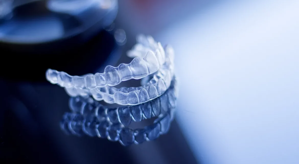 Aparat nakładkowy Invisalign Warszawa